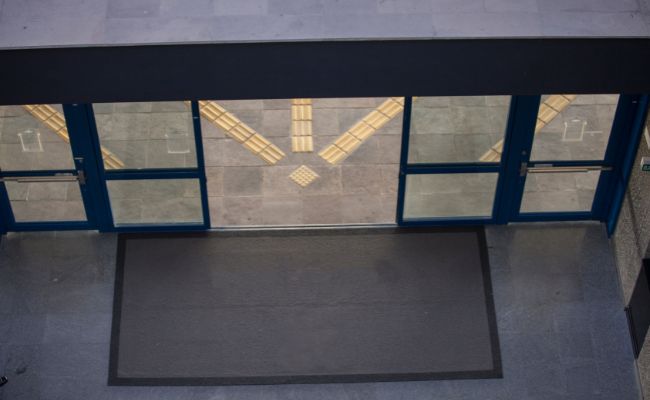 instalación puertas automáticas