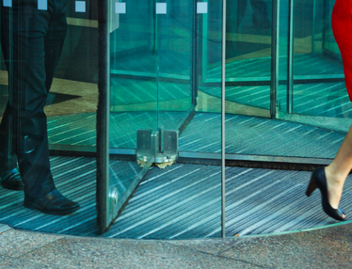 Accesibilidad y tecnología: un binomio indivisible en las puertas automáticas